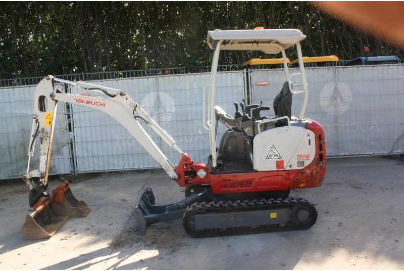 Takeuchi TB216 - Mini bager: slika 2 Takeuchi TB216 - Mini bager: slika 2