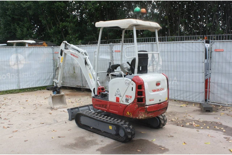 Takeuchi TB216 - Mini bager: slika 2 Takeuchi TB216 - Mini bager: slika 2
