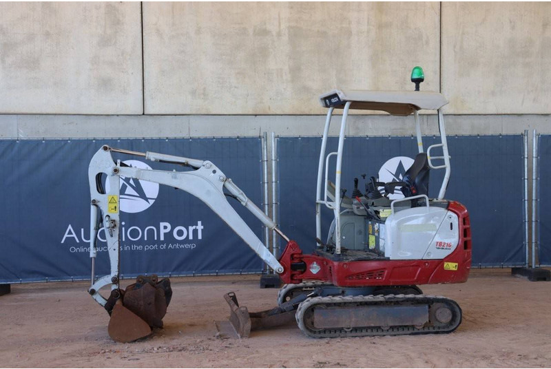 Takeuchi TB216 - Mini bager: slika 1 Takeuchi TB216 - Mini bager: slika 1