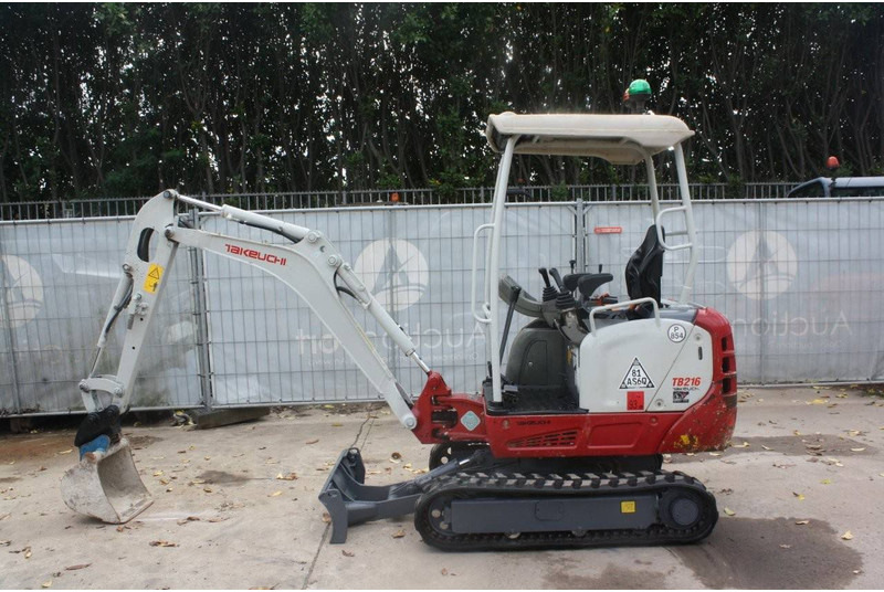 Takeuchi TB216 - Mini bager: slika 3 Takeuchi TB216 - Mini bager: slika 3