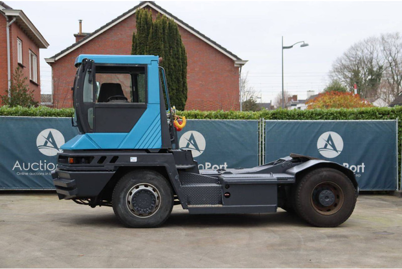 Terberg RT222 - Terminalni traktor: slika 2 Terberg RT222 - Terminalni traktor: slika 2