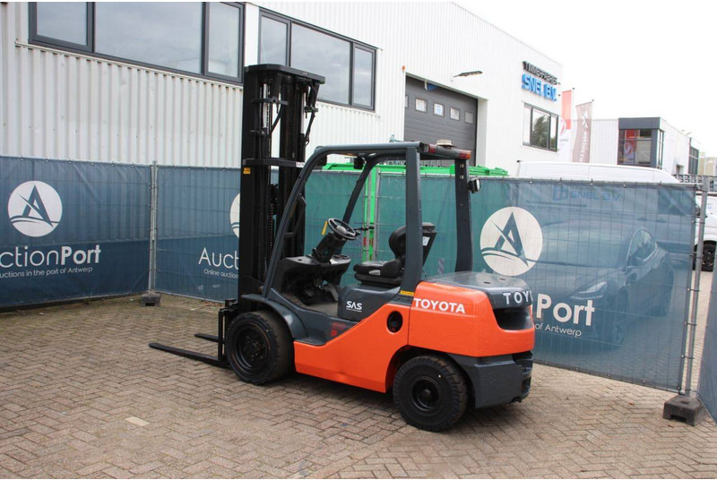 Toyota 02-8FDF30 - Dizel viljuškar: slika 3 Toyota 02-8FDF30 - Dizel viljuškar: slika 3