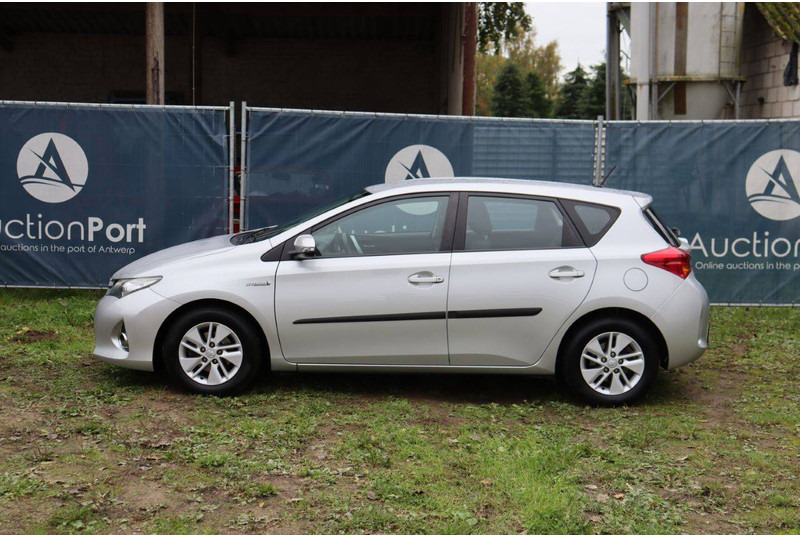 Toyota Auris - Limuzina: slika 2 Toyota Auris - Limuzina: slika 2