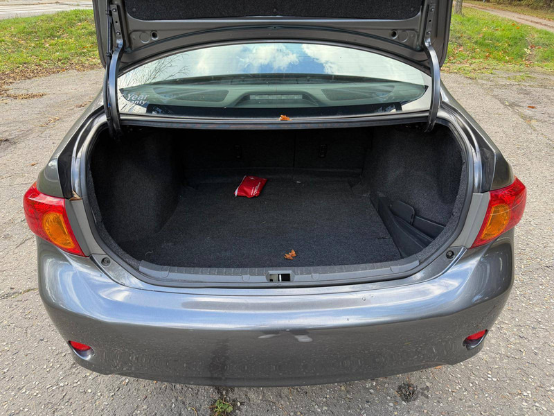 Toyota Corolla 1.4 D - Limuzina: slika 5 Toyota Corolla 1.4 D - Limuzina: slika 5