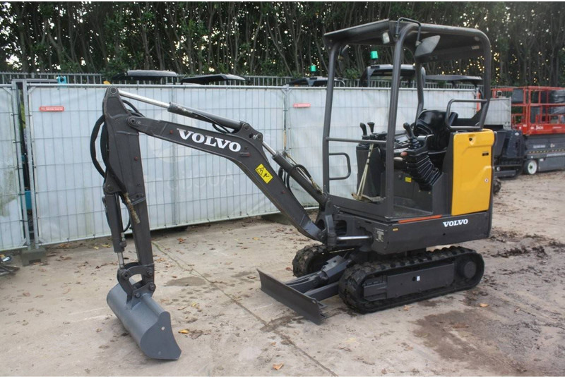Volvo EC15E - Mini bager: slika 1 Volvo EC15E - Mini bager: slika 1