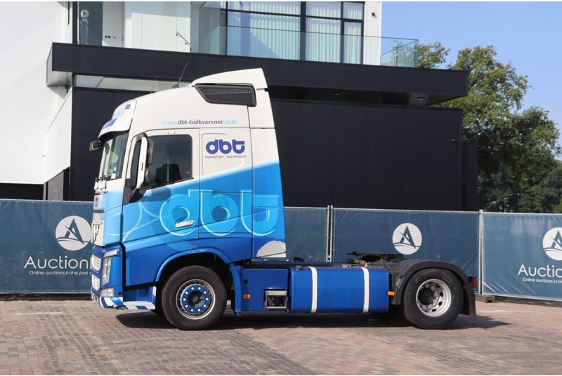 Volvo FH - Kamion sa golom šasijom i zatvorenom kabinom: slika 1 Volvo FH - Kamion sa golom šasijom i zatvorenom kabinom: slika 1
