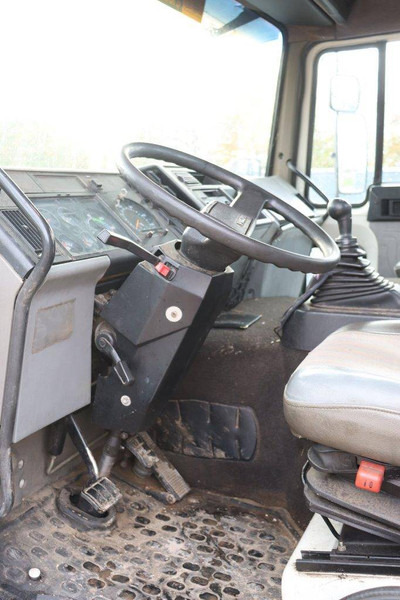 Kamion sa tovarnim sandukom Volvo FL 613: slika 18