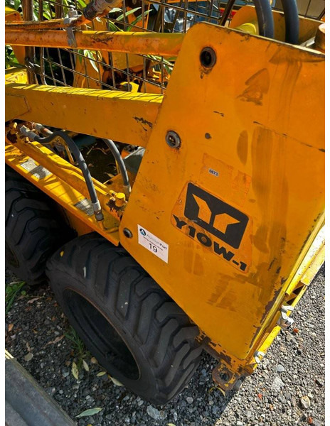 Yanmar Y10W-1 - Utovarivač guseničar: slika 1 Yanmar Y10W-1 - Utovarivač guseničar: slika 1