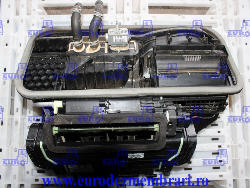 CARCASA SISTEM CLIMATIZARE MERCEDES ACTROS MP4 A9608305560 - Deo klima uređaja za Kamion: slika 1 CARCASA SISTEM CLIMATIZARE MERCEDES ACTROS MP4 A9608305560 - Deo klima uređaja za Kamion: slika 1
