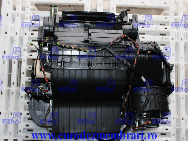 CARCASA SISTEM CLIMATIZARE MERCEDES ACTROS MP4 A9608305560 - Deo klima uređaja za Kamion: slika 2 CARCASA SISTEM CLIMATIZARE MERCEDES ACTROS MP4 A9608305560 - Deo klima uređaja za Kamion: slika 2