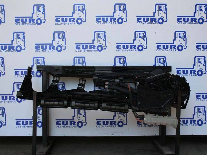 SISTEM CLIMATIZARE MERCEDES ACTROS MP4 A0004460977, A9608312845, A9608302860, A0004460777, A9608300560 - Deo klima uređaja za Kamion: slika 1 SISTEM CLIMATIZARE MERCEDES ACTROS MP4 A0004460977, A9608312845, A9608302860, A0004460777, A9608300560 - Deo klima uređaja za Kamion: slika 1