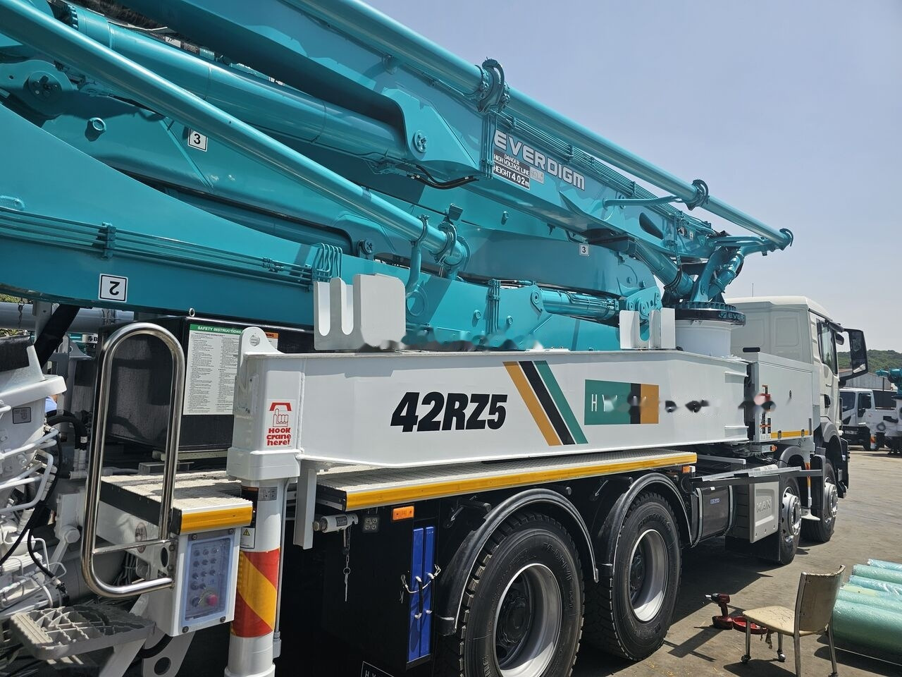 Mercedes-Benz New Everdigm ECP 42 CX 5 ECP 42 CX5 on chassis - Auto pumpa za beton: slika 3 Mercedes-Benz New Everdigm ECP 42 CX 5 ECP 42 CX5 on chassis - Auto pumpa za beton: slika 3