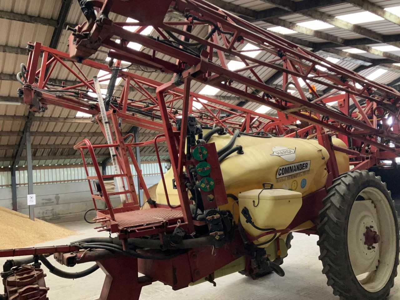 Hardi COMMANDER 3200 - Vučena prskalica: slika 1 Hardi COMMANDER 3200 - Vučena prskalica: slika 1