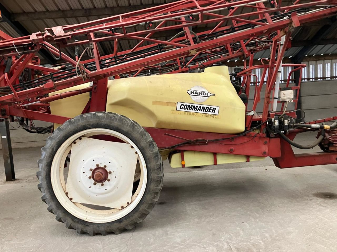 Hardi COMMANDER 3200 - Vučena prskalica: slika 2 Hardi COMMANDER 3200 - Vučena prskalica: slika 2