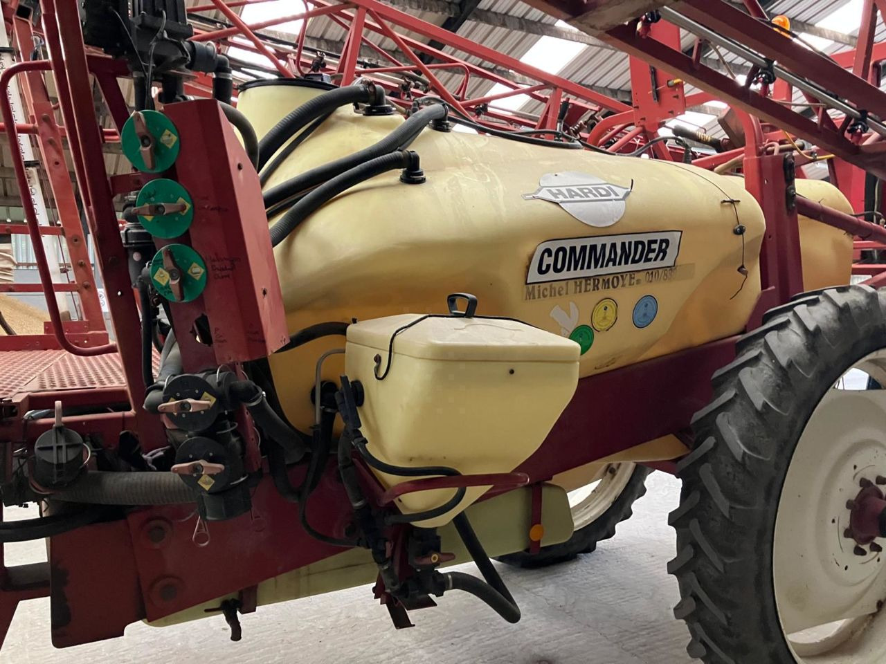 Hardi COMMANDER 3200 - Vučena prskalica: slika 4 Hardi COMMANDER 3200 - Vučena prskalica: slika 4