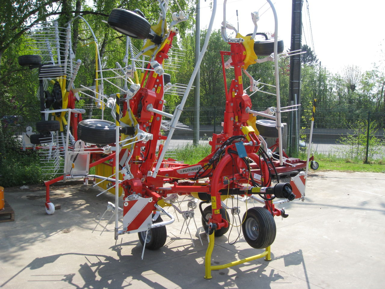Pöttinger EURO HIT 61 N - Prevrtač/ Grabuljač: slika 1 Pöttinger EURO HIT 61 N - Prevrtač/ Grabuljač: slika 1