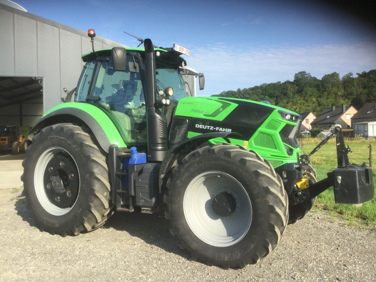 Deutz-Fahr AGROTRON 7250 TTV - Traktor: slika 1 Deutz-Fahr AGROTRON 7250 TTV - Traktor: slika 1