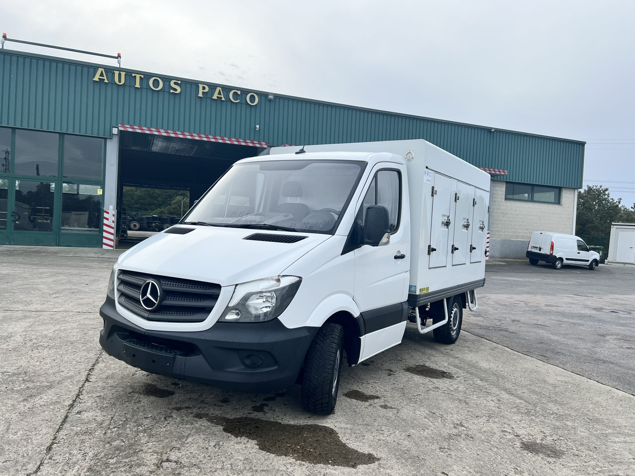 CAMION HELADERO 3.5T MERCEDES SPRINTER - Dostavno vozilo hladnjača: slika 1 CAMION HELADERO 3.5T MERCEDES SPRINTER - Dostavno vozilo hladnjača: slika 1