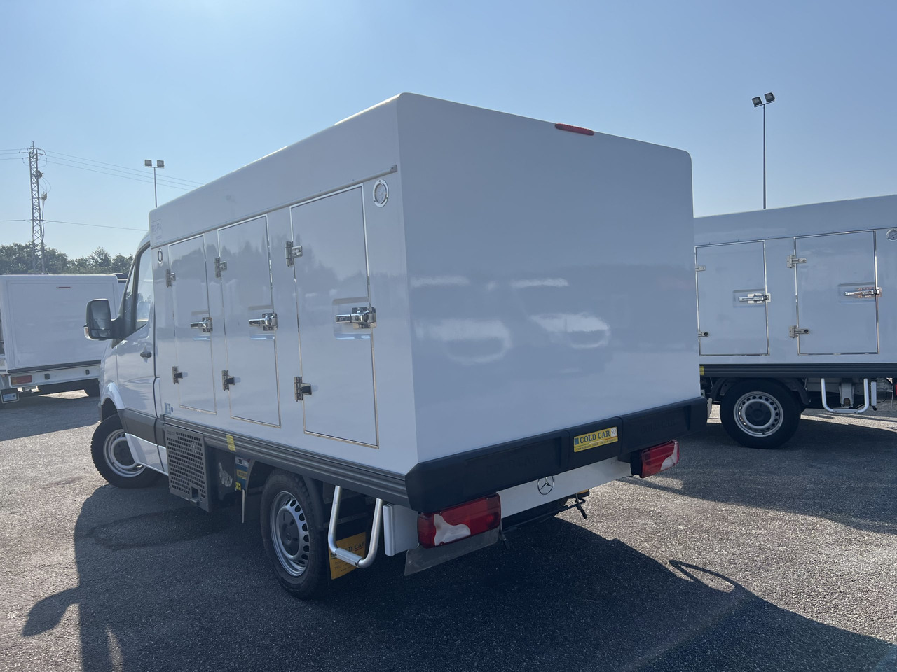 FURGON HELADERO 3.5T MERCEDES SPRINTER - Dostavno vozilo hladnjača: slika 2 FURGON HELADERO 3.5T MERCEDES SPRINTER - Dostavno vozilo hladnjača: slika 2