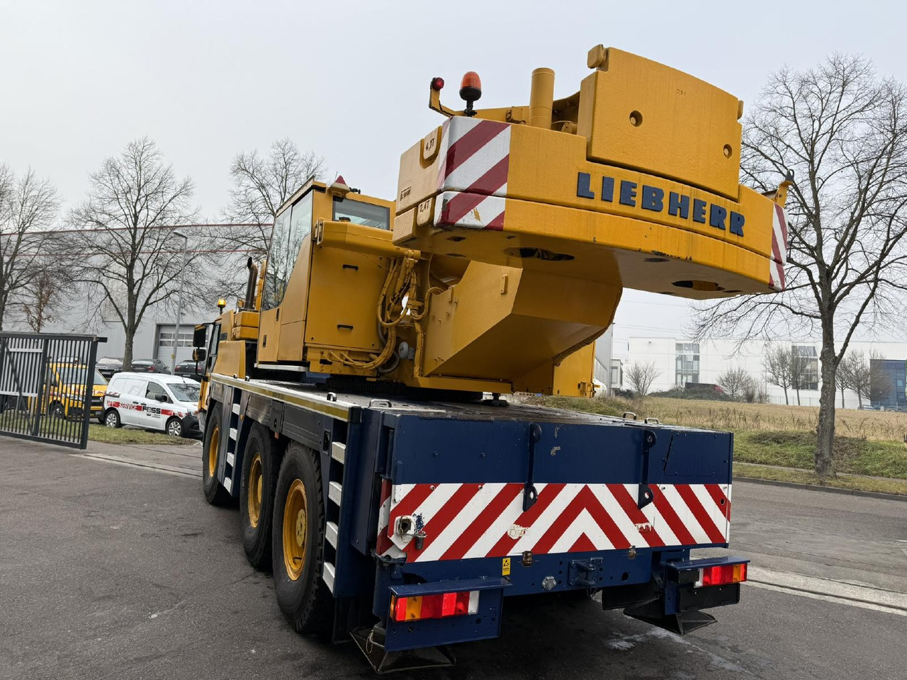 Liebherr LTM 1055-3.1 (06 - 055 996) | 6 x 6 - Pokretni kran: slika 4 Liebherr LTM 1055-3.1 (06 - 055 996) | 6 x 6 - Pokretni kran: slika 4