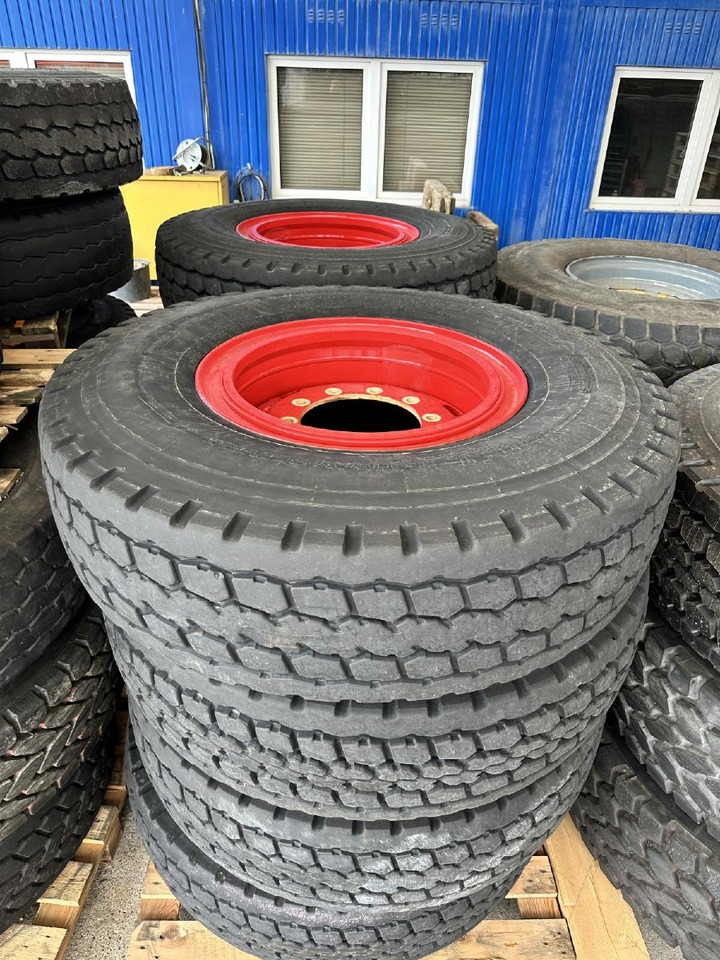 Liebherr Zubehör = Kompletträder 8 x Bridgestone VHS 385/95 R25 (14.00 R25) - Pokretni kran: slika 1 Liebherr Zubehör = Kompletträder 8 x Bridgestone VHS 385/95 R25 (14.00 R25) - Pokretni kran: slika 1