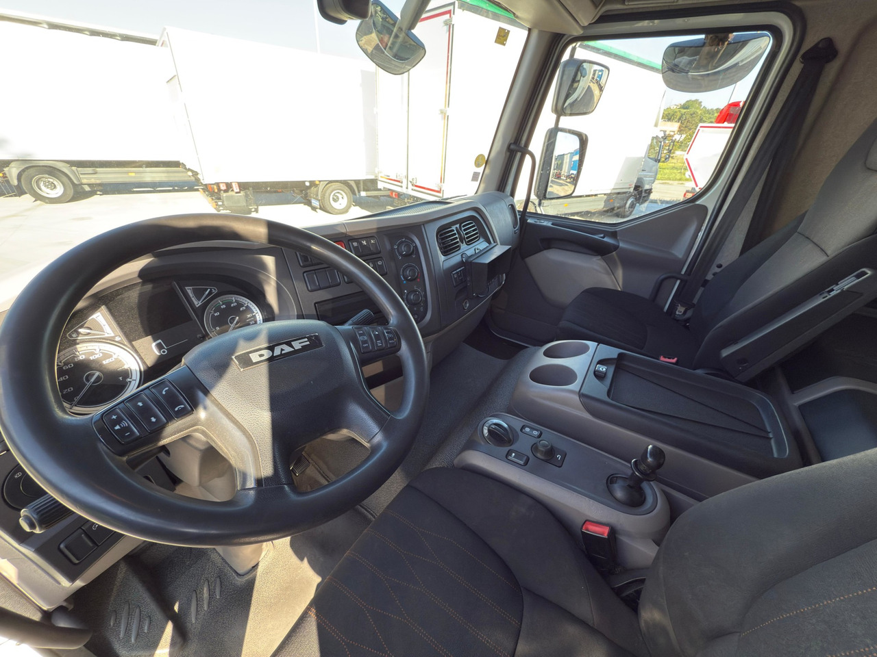 DAF LF 290 FA E6 (VAN) - Kamion sa zatvorenim sandukom: slika 5 DAF LF 290 FA E6 (VAN) - Kamion sa zatvorenim sandukom: slika 5