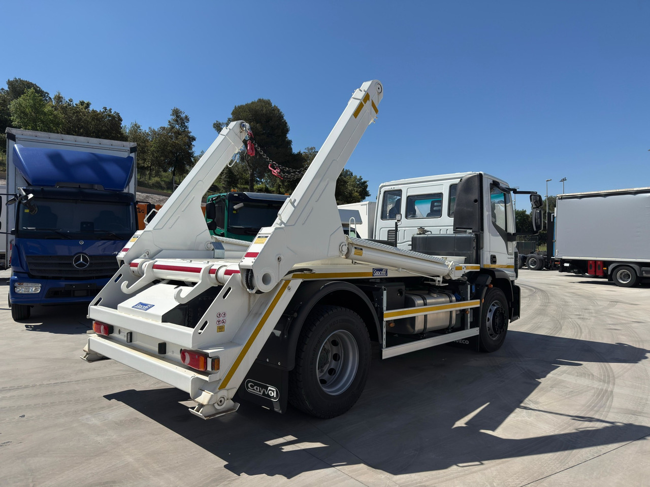 IVECO ML190E28L Eurocargo E6 (Track Equipment) - Kamion za utovaranje kontejnera: slika 3 IVECO ML190E28L Eurocargo E6 (Track Equipment) - Kamion za utovaranje kontejnera: slika 3
