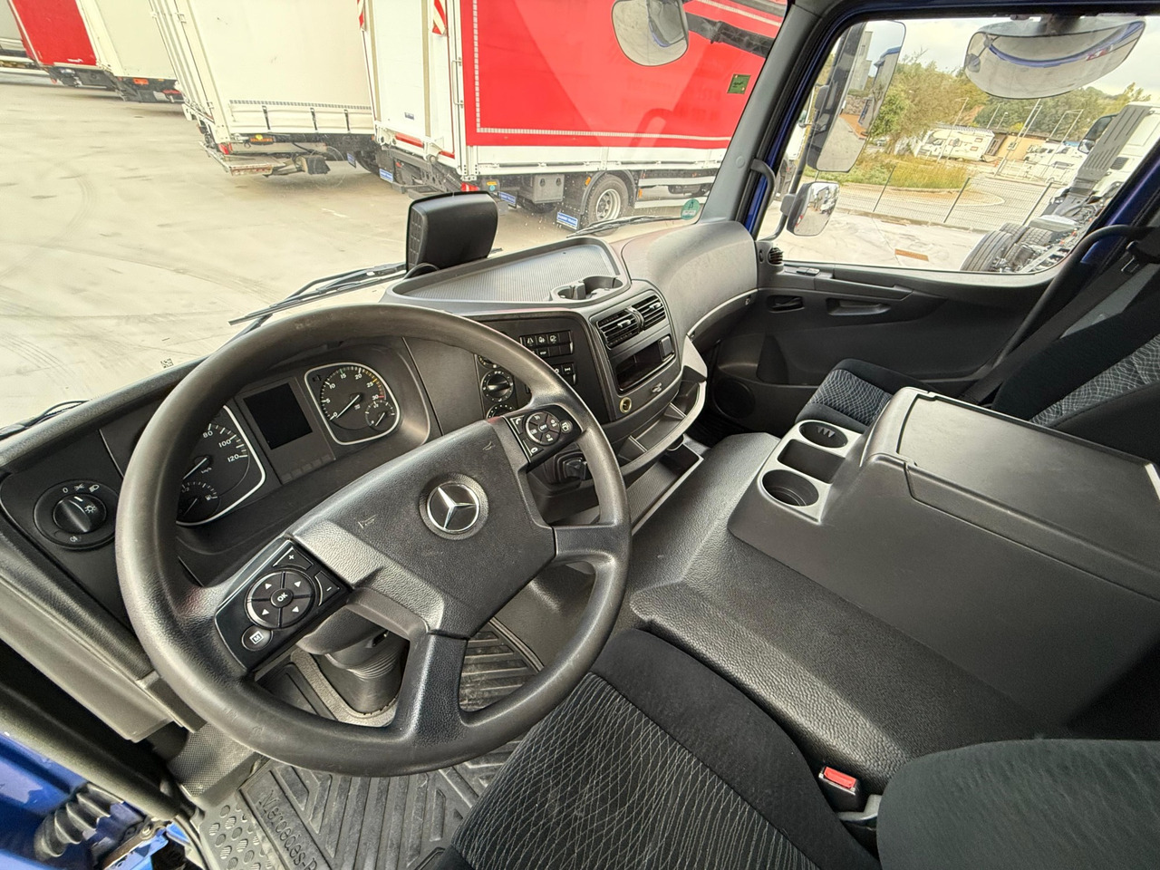 MERCEDES BENZ 16.30L Atego E6 (Tauliner) - Kamion sa ceradom: slika 5 MERCEDES BENZ 16.30L Atego E6 (Tauliner) - Kamion sa ceradom: slika 5