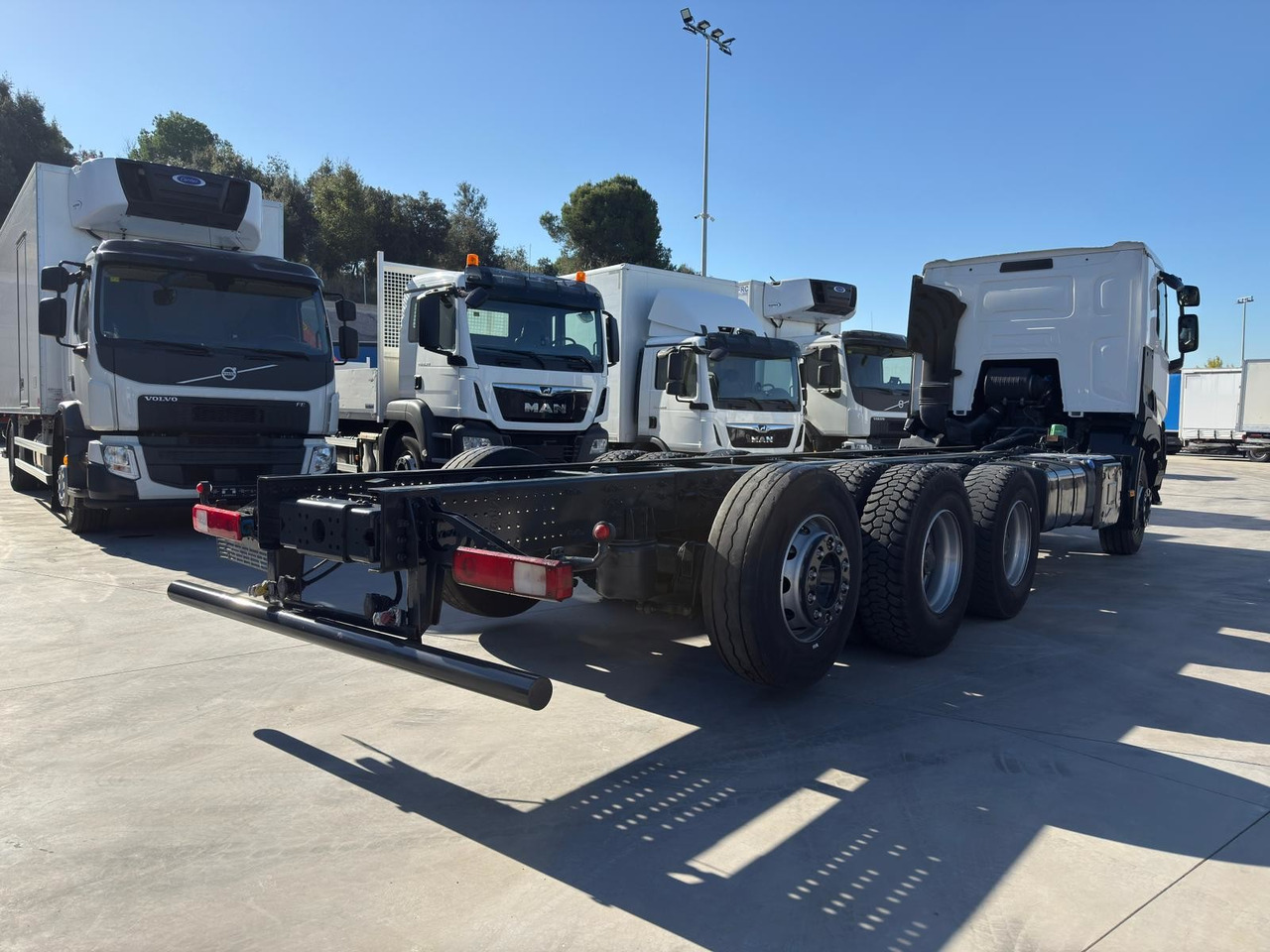 RENAULT C460 E6 (Chassis) - Kamion sa golom šasijom i zatvorenom kabinom: slika 3 RENAULT C460 E6 (Chassis) - Kamion sa golom šasijom i zatvorenom kabinom: slika 3