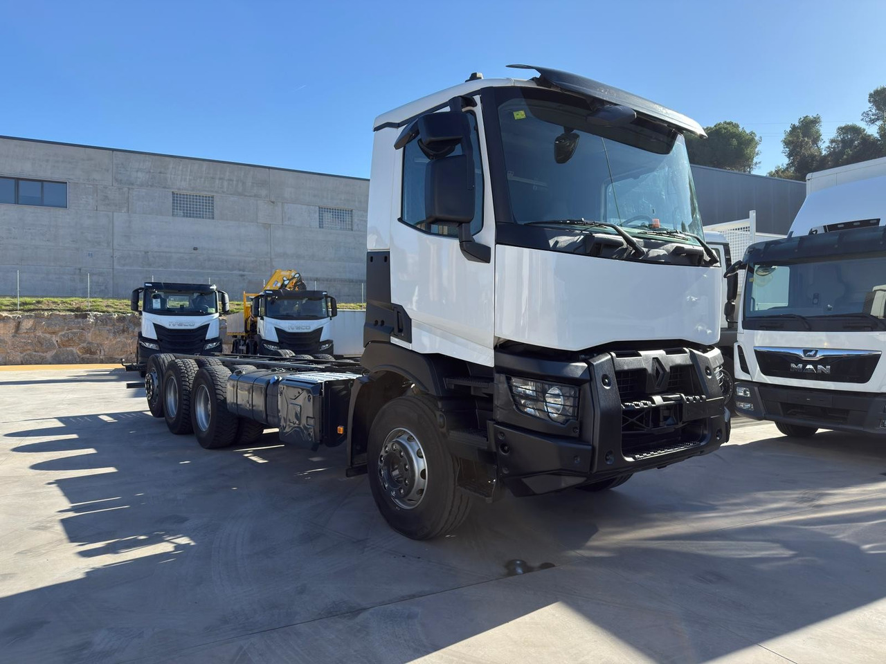 RENAULT C460 E6 (Chassis) - Kamion sa golom šasijom i zatvorenom kabinom: slika 2 RENAULT C460 E6 (Chassis) - Kamion sa golom šasijom i zatvorenom kabinom: slika 2