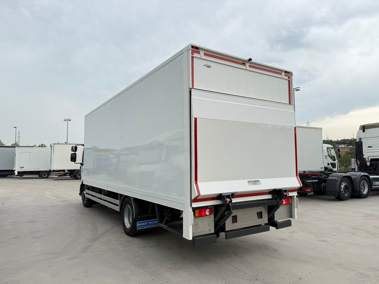RENAULT D E6 (VAN) - Kamion sa zatvorenim sandukom: slika 4 RENAULT D E6 (VAN) - Kamion sa zatvorenim sandukom: slika 4