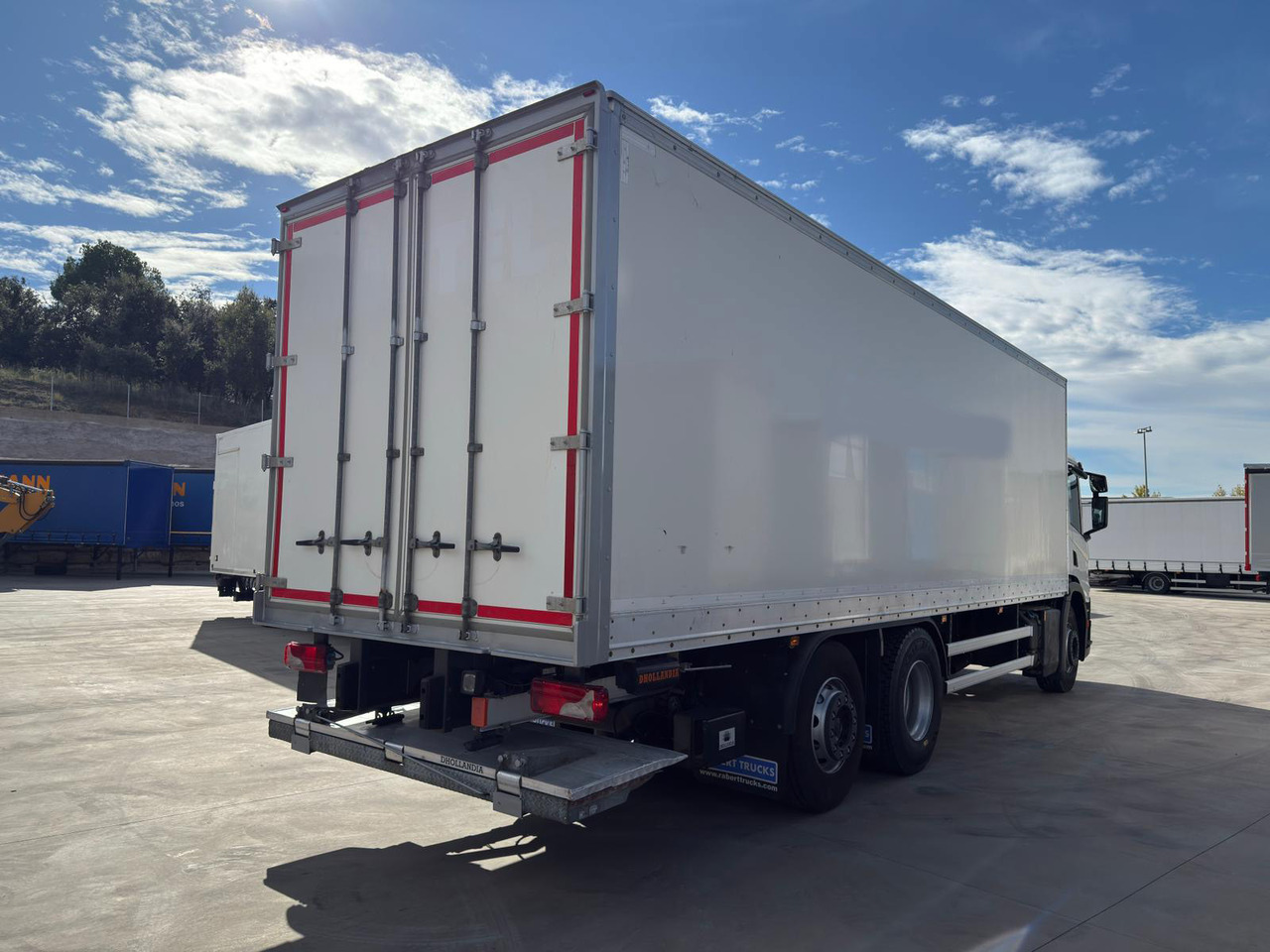 SCANIA P360 E6 (VAN) - Kamion sa zatvorenim sandukom: slika 4 SCANIA P360 E6 (VAN) - Kamion sa zatvorenim sandukom: slika 4