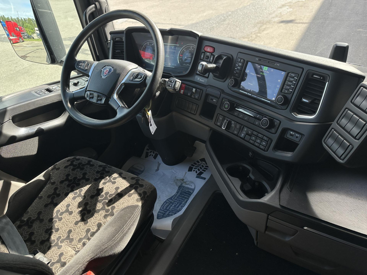 Kamion za prevoz kontejnera/ Kamion sa promenjivim sandukom SCANIA R 450 B6x4HA: slika 14