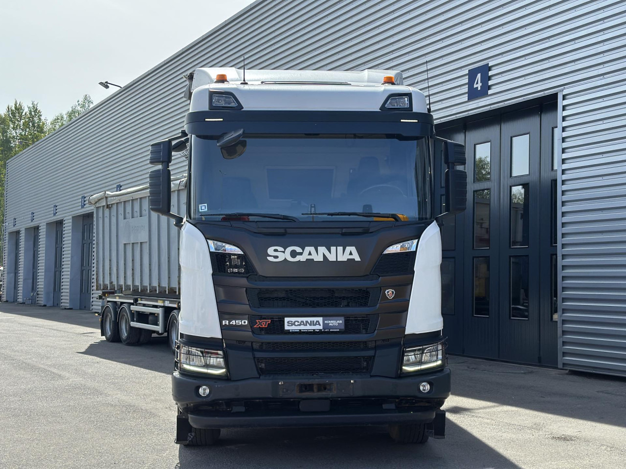 SCANIA R 450 B6x4HA - Kamion sa golom šasijom i zatvorenom kabinom: slika 2 SCANIA R 450 B6x4HA - Kamion sa golom šasijom i zatvorenom kabinom: slika 2