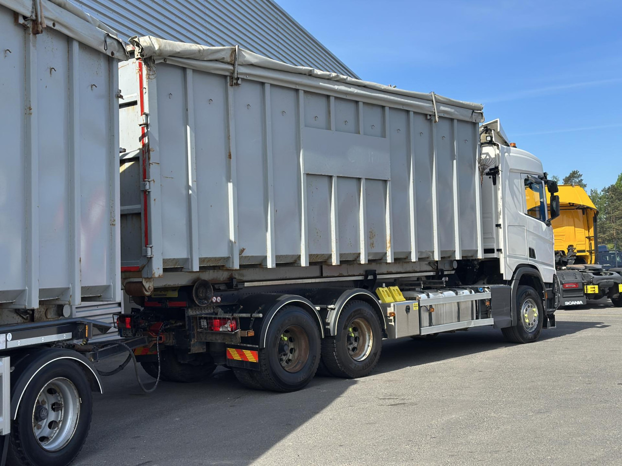 SCANIA R 450 B6x4HA - Kamion sa golom šasijom i zatvorenom kabinom: slika 5 SCANIA R 450 B6x4HA - Kamion sa golom šasijom i zatvorenom kabinom: slika 5