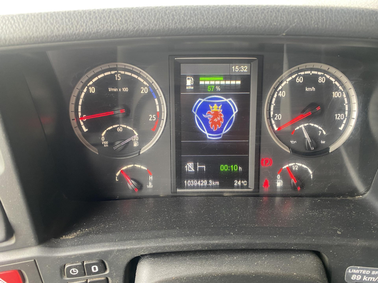 SCANIA R 450 CB6x4HHA - Kamion sa golom šasijom i zatvorenom kabinom: slika 2 SCANIA R 450 CB6x4HHA - Kamion sa golom šasijom i zatvorenom kabinom: slika 2