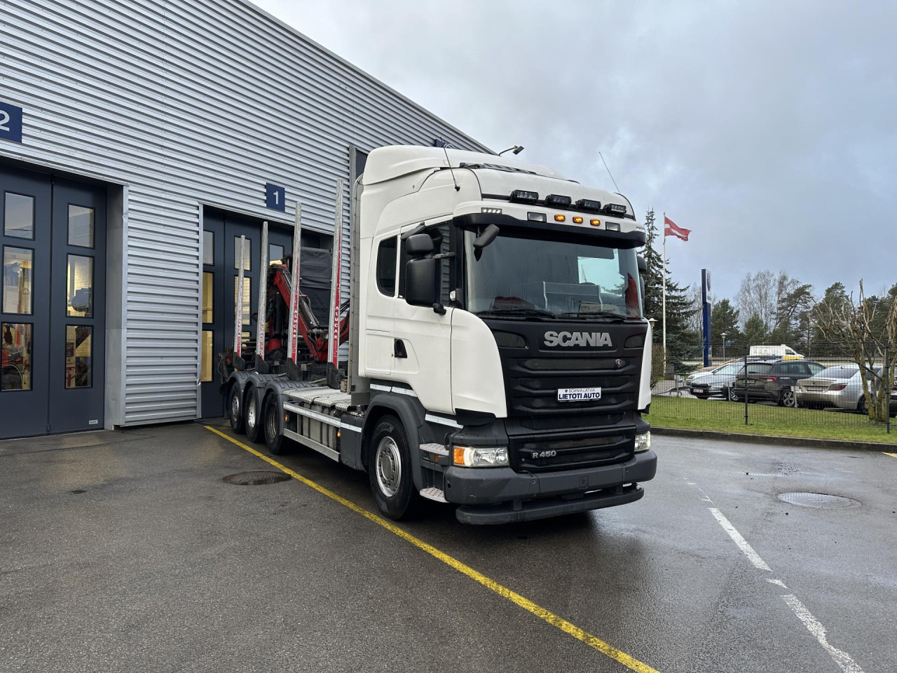 SCANIA R 450 LB8x4*4HNB - Kamion sa golom šasijom i zatvorenom kabinom: slika 1 SCANIA R 450 LB8x4*4HNB - Kamion sa golom šasijom i zatvorenom kabinom: slika 1