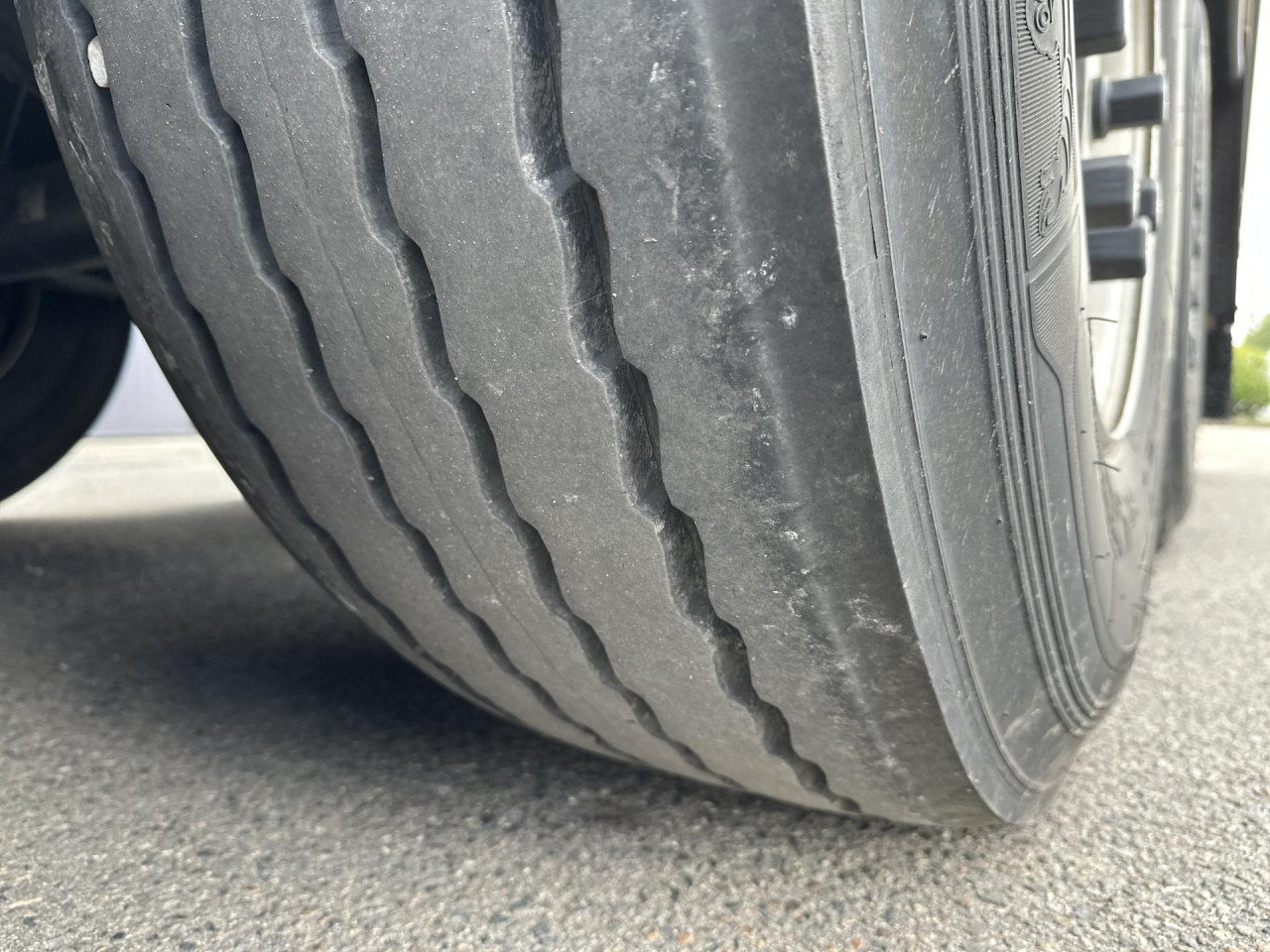 SCHMITZ SKO 24 - Poluprikolica hladnjače: slika 2 SCHMITZ SKO 24 - Poluprikolica hladnjače: slika 2