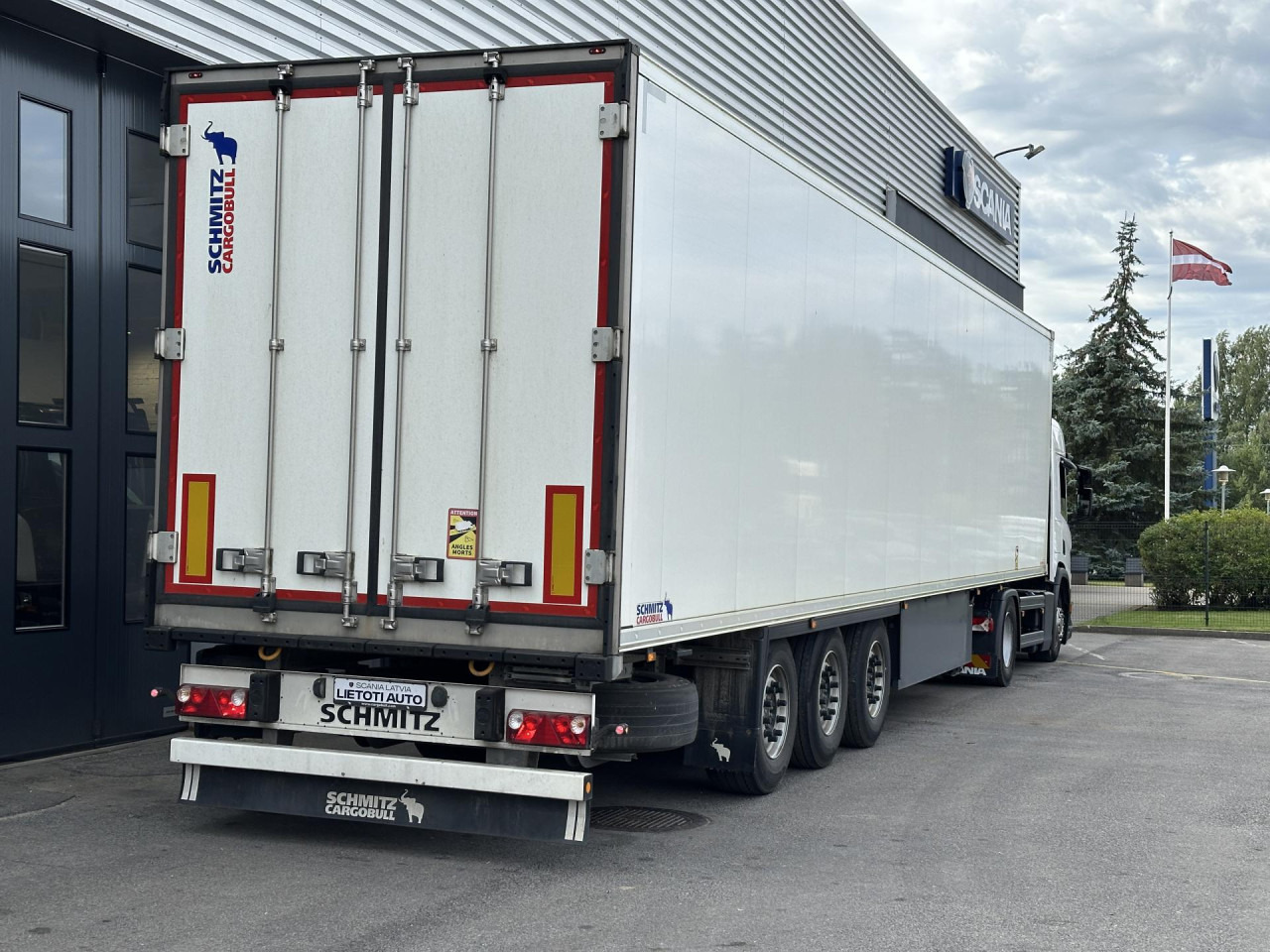 SCHMITZ SKO 24 - Poluprikolica hladnjače: slika 5 SCHMITZ SKO 24 - Poluprikolica hladnjače: slika 5