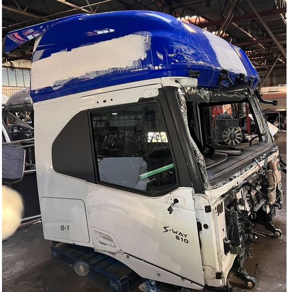 Iveco 2022 - Vrata i delovi: slika 2 Iveco 2022 - Vrata i delovi: slika 2