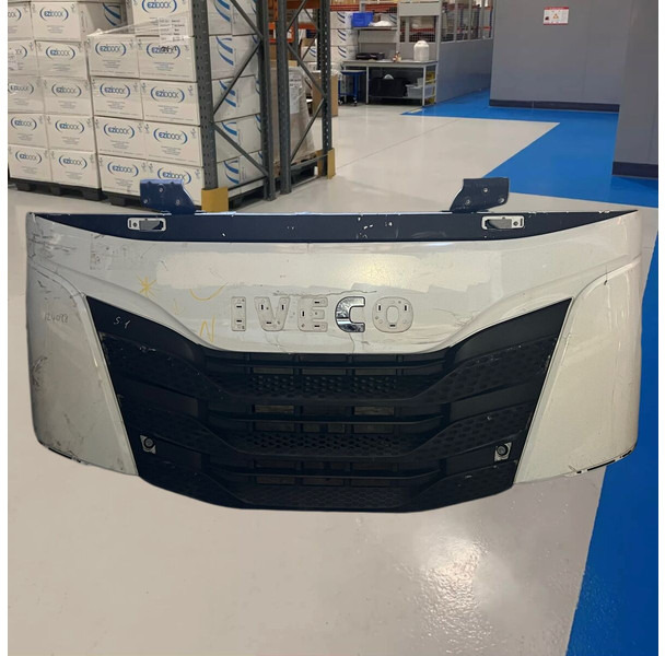 Iveco S-WAY 2022 fron bumper - Branik: slika 1 Iveco S-WAY 2022 fron bumper - Branik: slika 1