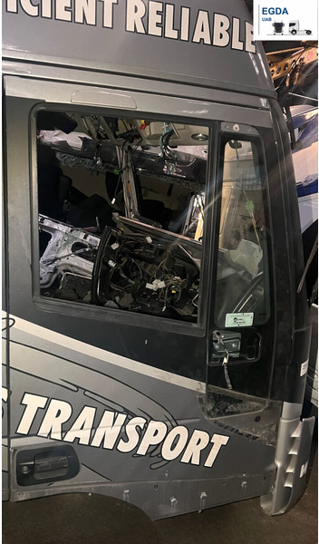Iveco Stralis - Vrata i delovi: slika 1 Iveco Stralis - Vrata i delovi: slika 1