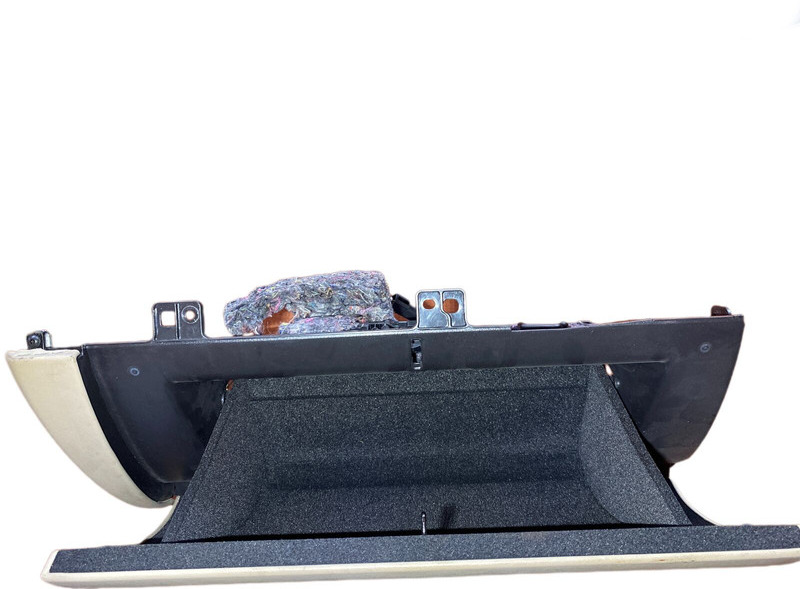 Jaguar XF250 - Kabina i enterijer: slika 2 Jaguar XF250 - Kabina i enterijer: slika 2