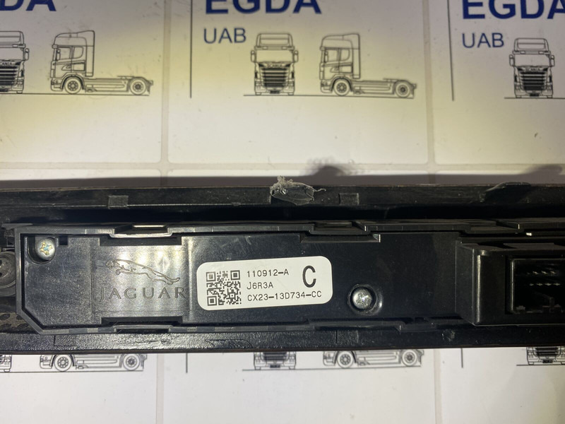 Jaguar XF250 - Komandna tabla: slika 2 Jaguar XF250 - Komandna tabla: slika 2