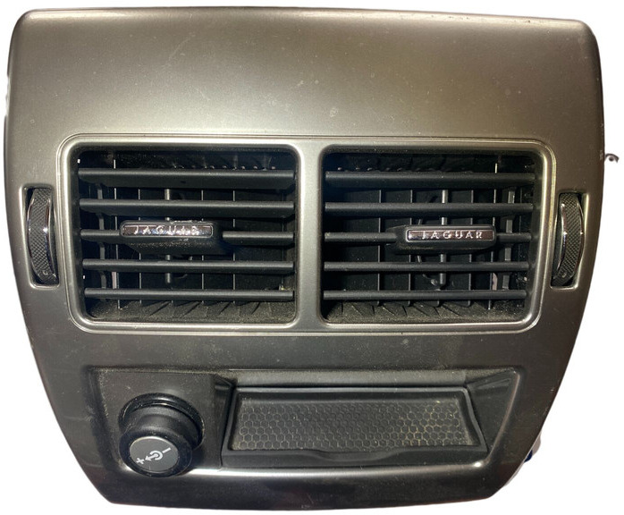 Jaguar XF250 - Komandna tabla: slika 1 Jaguar XF250 - Komandna tabla: slika 1