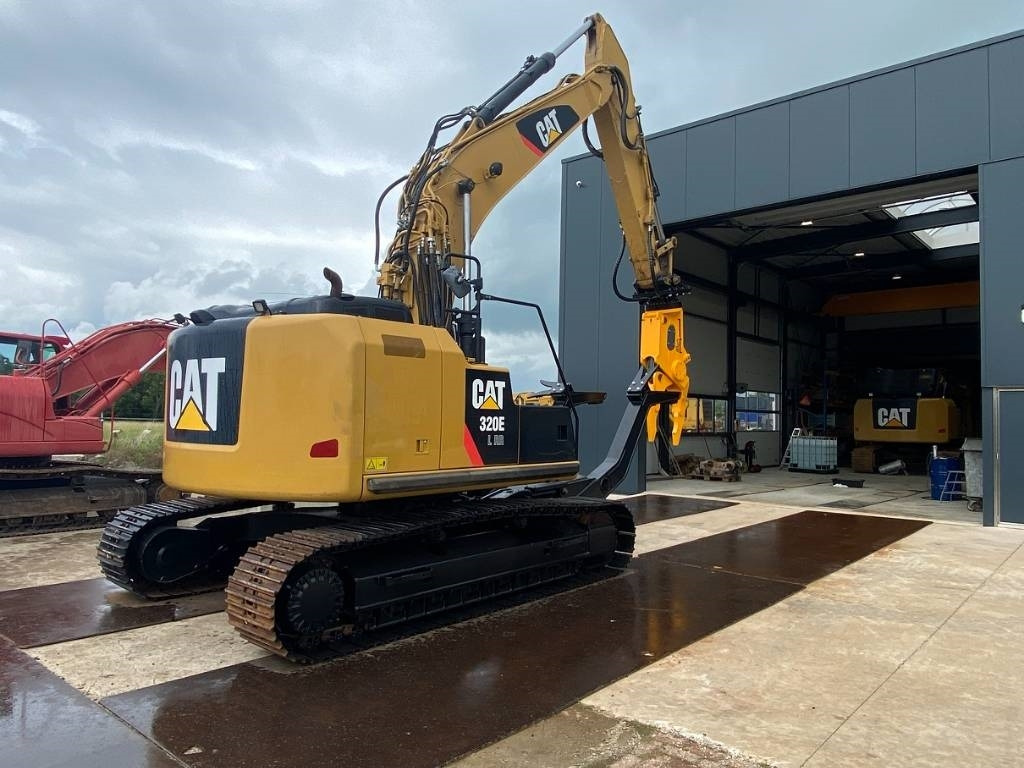 CAT 320 EL LR CAR DISMANTLER - Bager za rušenje: slika 4 CAT 320 EL LR CAR DISMANTLER - Bager za rušenje: slika 4