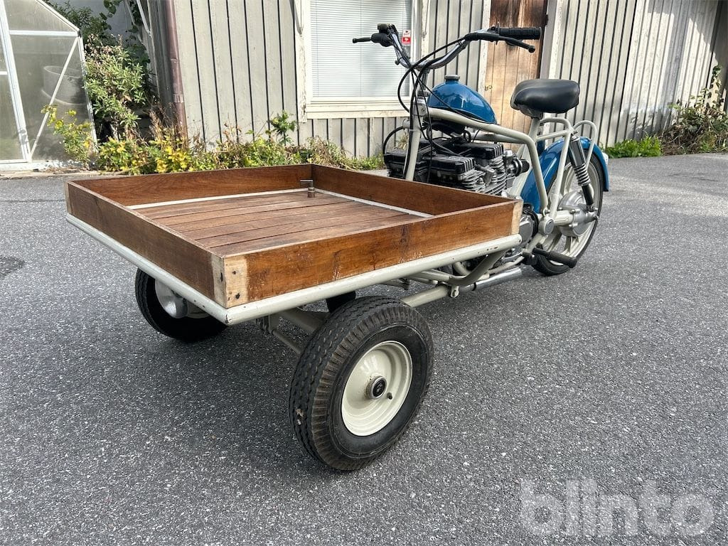 Custom - Motocikl: slika 1 Custom - Motocikl: slika 1