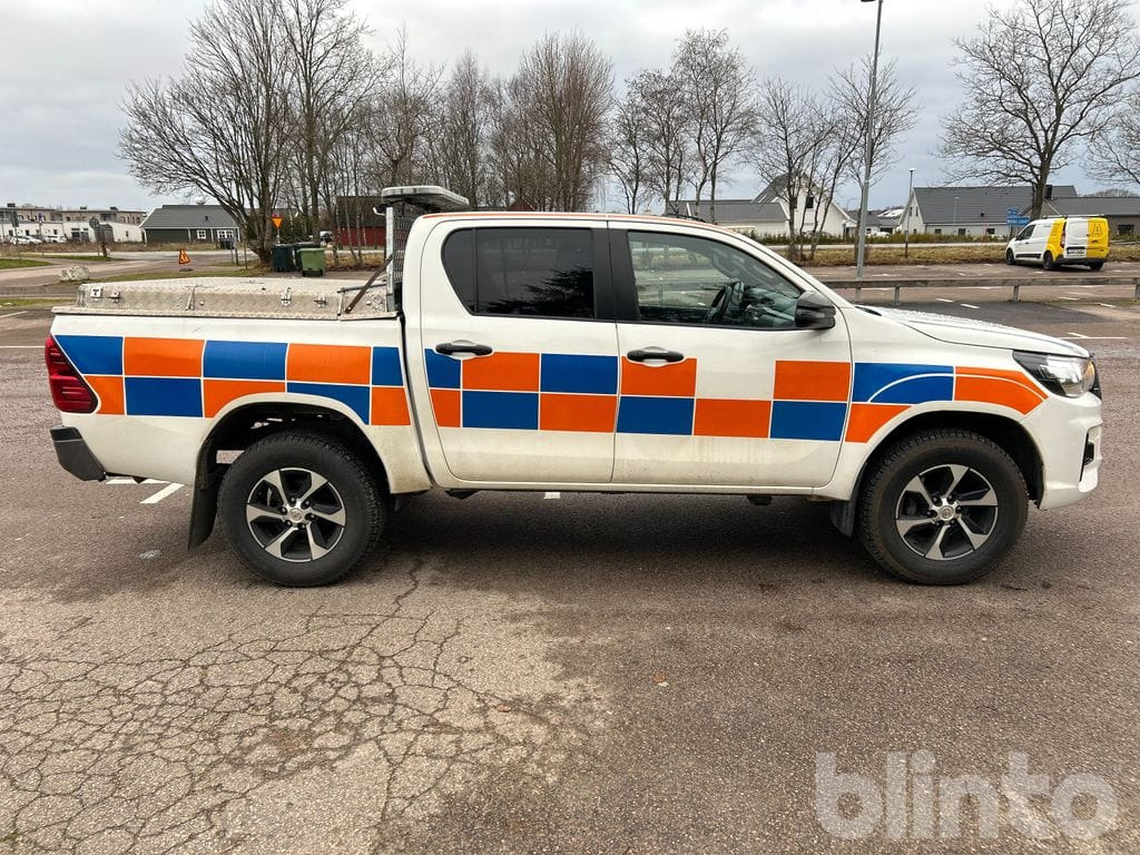 TOYOTA HILUX - Dostavno vozilo: slika 5 TOYOTA HILUX - Dostavno vozilo: slika 5