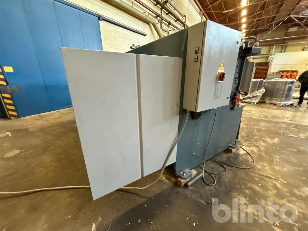 Durmazlar SBT 3006 (2011) - Mašina za obradu metala: slika 4 Durmazlar SBT 3006 (2011) - Mašina za obradu metala: slika 4