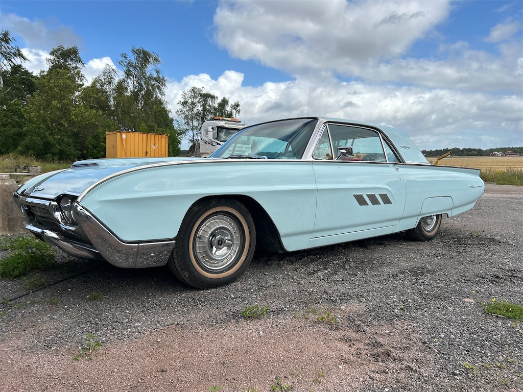 FORD THUNDERBIRD - Automobil: slika 1 FORD THUNDERBIRD - Automobil: slika 1